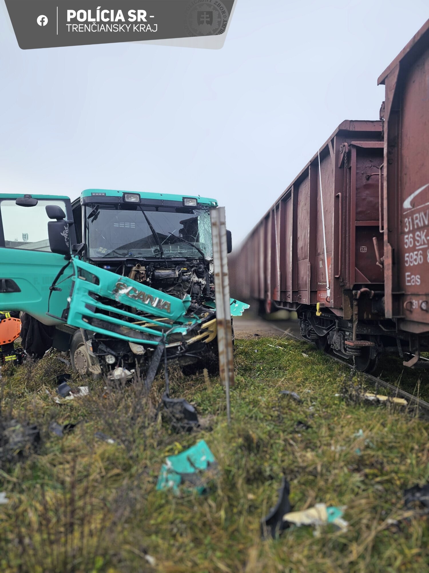 Zrážku s vlakom v Bolešove spôsobilo zrejme nerešpektovanie dopravného značenia.