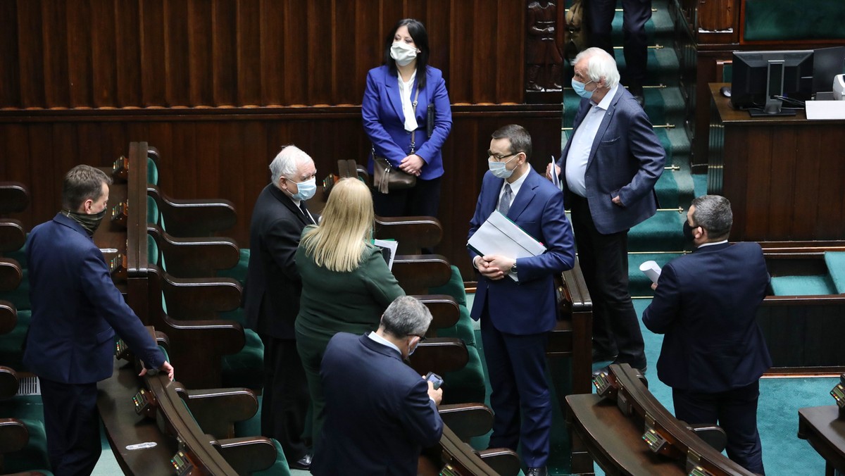 Wybory korespondencyjne. Ponad 400 wykładowców prawa podpisało się pod apelem do rządu