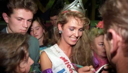 Nagranie z Ewą Wachowicz hitem sieci. Tak zdobywała koronę Miss Polonia [WIDEO]