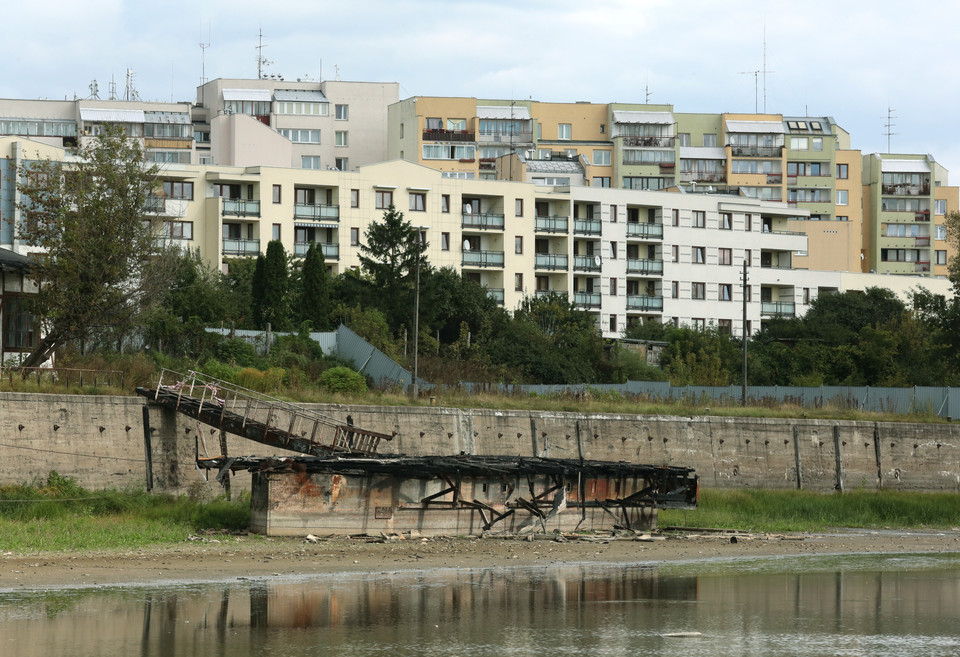 WARSZAWA WISŁA PORT PRASKI NISKI POZIOM WODY