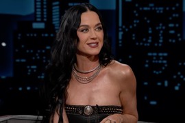 Keti Peri i Džastin Trudo prvi put USLIKANI U LJUBAVNOM ZANOSU! Uhvaćeni na jahti, ruka na zadnjici, pljušte STRASTVENI POLJUPCI! Posle ovoga nema šanse da se vade da nisu zajedno