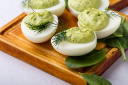 Jajka faszerowane na Wielkanoc. Najlepsze przepisy