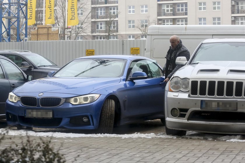 Tomasz Oświeciński w aucie za 350 tys. zł