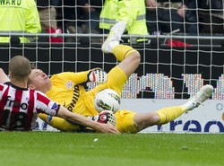 Bramkarz polskiej reprezentacji zniesiony na noszach