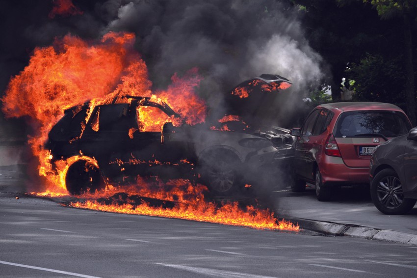 Džip Vladimira Karana eksplodirao usred dana pred mnogo slučajnih prolaznika