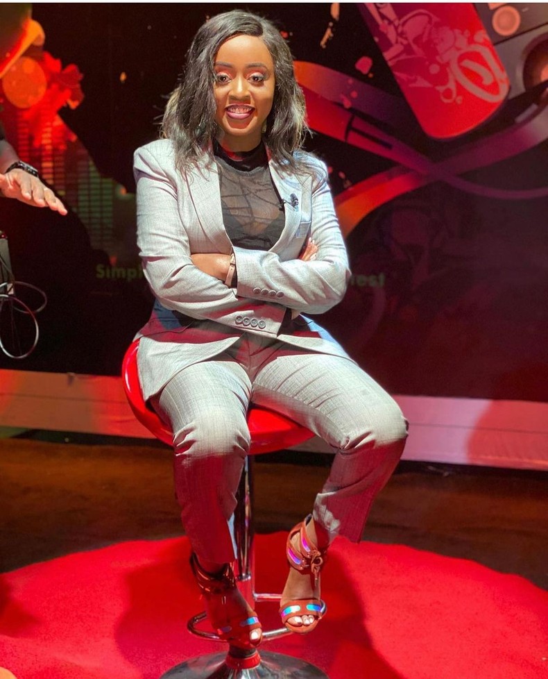  Nadia Mukami