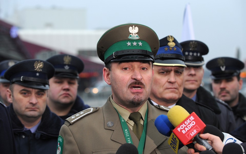 Protest służb mundurowych na Okęciu