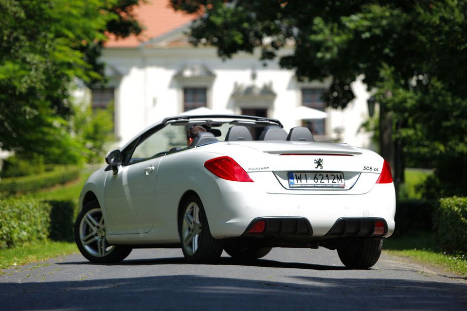 Peugeot 308 CC Bez dachu z dieslem? Czemu nie!