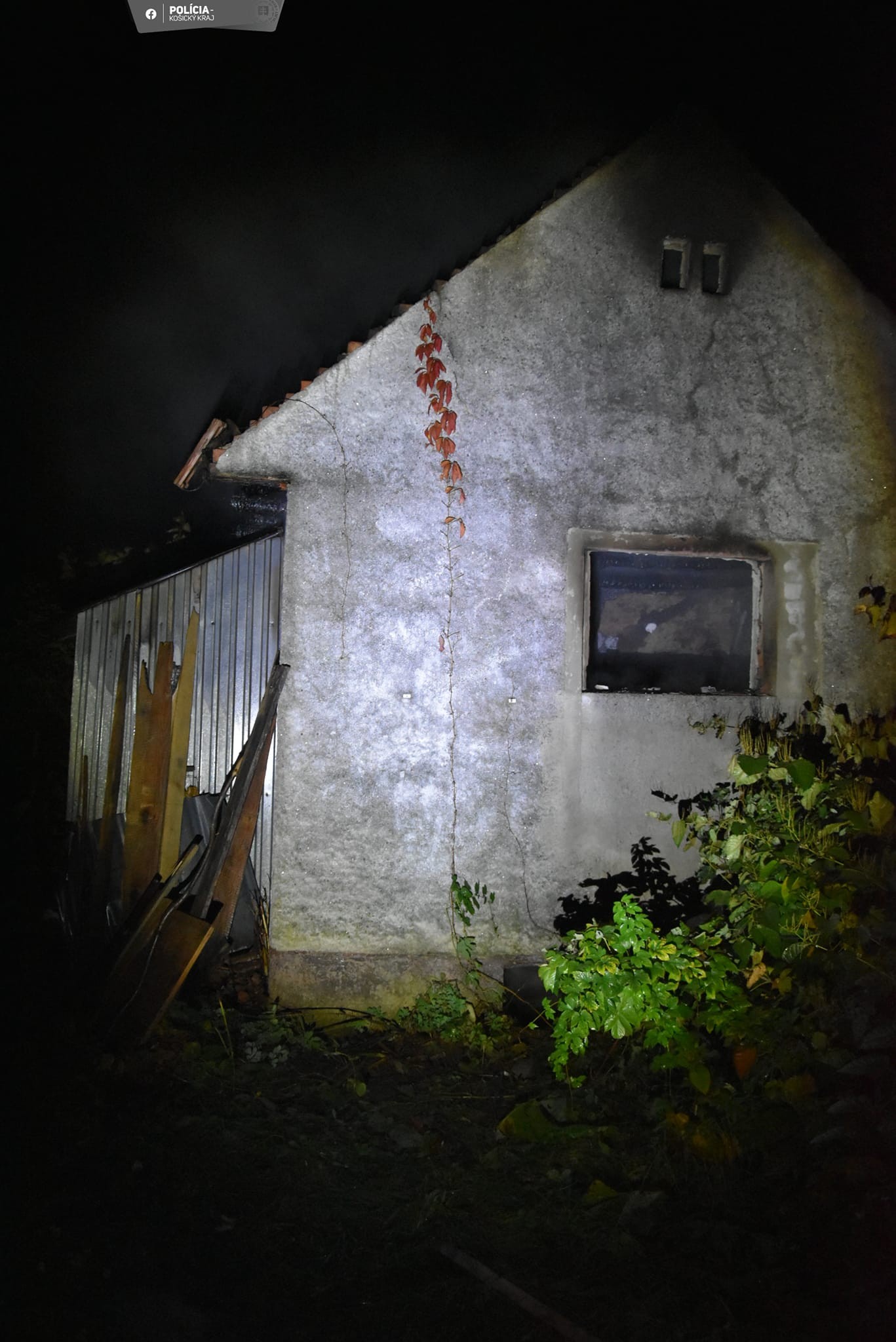 Po požiari našli v dome v Hrani bezvládne telo 64-ročného muža.