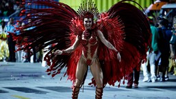 piękna dziewczyna słynnego piłkarza gwiazdą karnawału w rio de janeiro [foto]