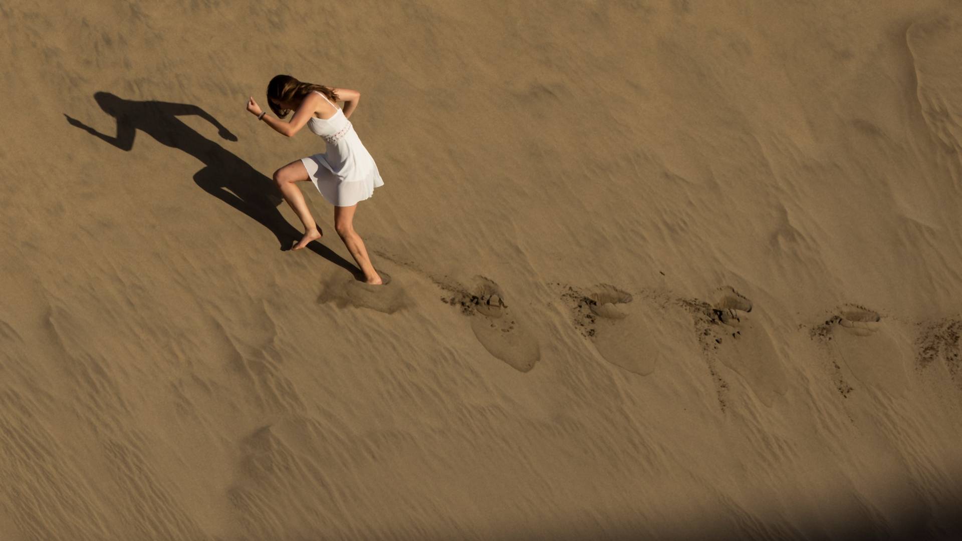 Tönkreteszik a Kanári-szigetek homokdűnéinek élővilágát az erotikára vágyó turisták