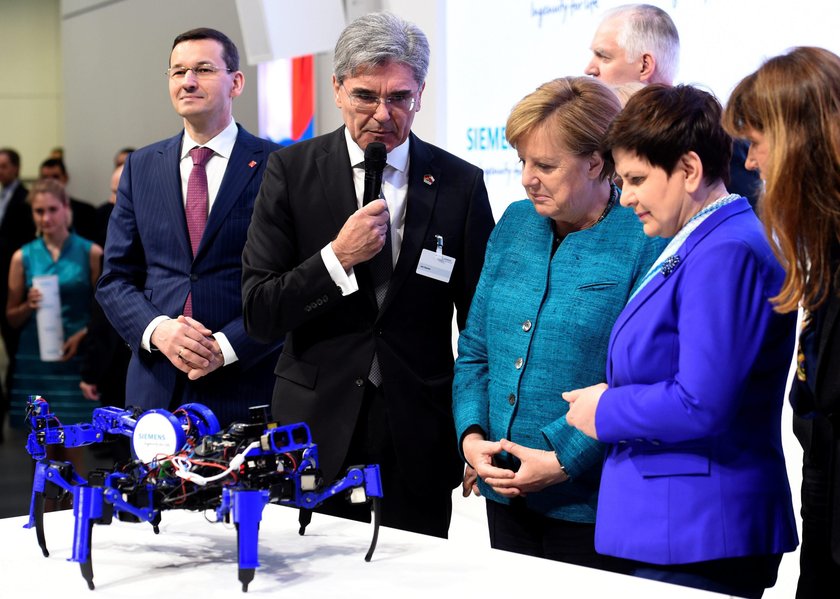 Historyczny moment. Szydło i Merkel otworzyły polskie stanowisko na targach w Hanowerze