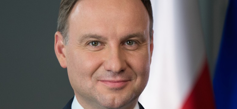 Osamotniony Andrzej Duda