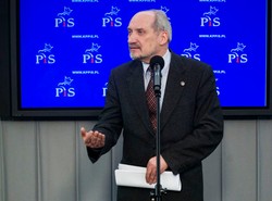 Macierewicz musi przeprosić TVN