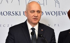 Brudziński tłumaczy się z 'gonienia suki do Brukseli': Myślami byłem z przyjacielem, którego sunia się oszczeniła