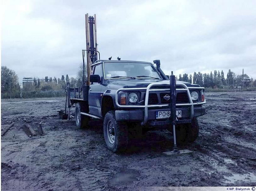 Auto geologów w rzece. Nowe fakty