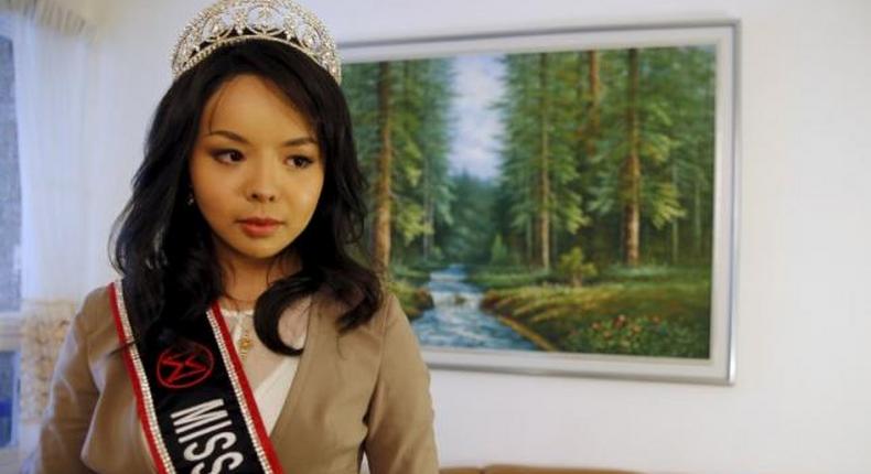 Canada pageant finalist says China delaying her entry over rights comments