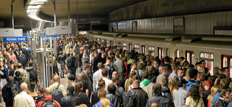 Kolejna awaria w metrze. Pociągi mają duże opóźnienia