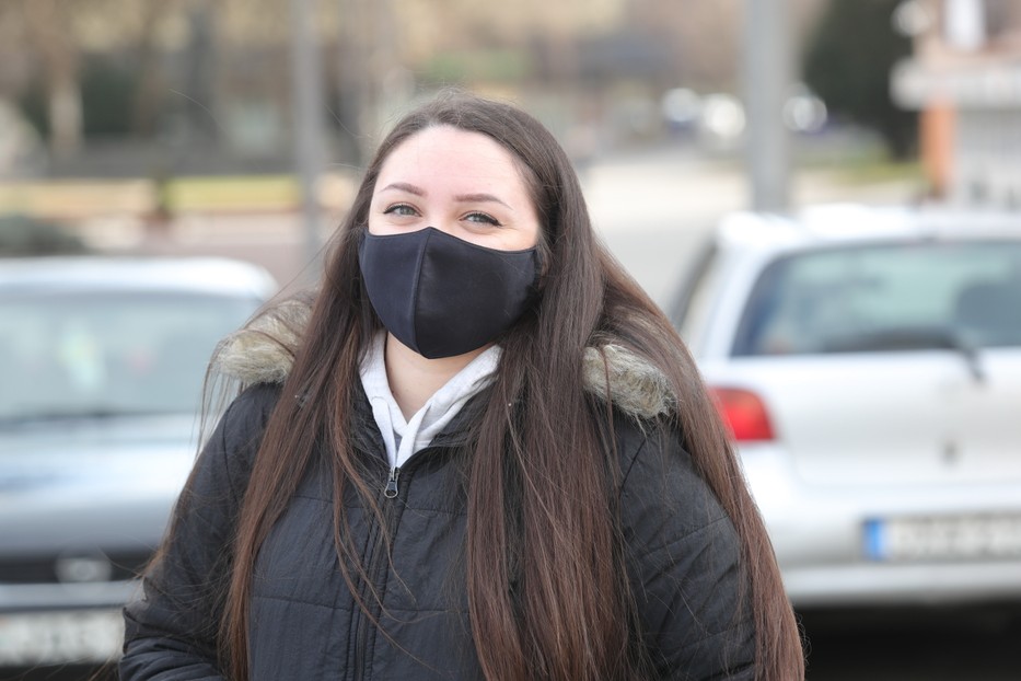 Bernadett (19) nagy családot szeretne, félelemmel tölti el a kutatás eredménye. – Gyereket, unokákat szeretnék, illetve nem akarom, hogy ha fiam lesz, mindez hatással legyen a teljesítőképességére. Egy férfi akkor férfi, ha oda tudja tenni magát az ágyban. / Fotó: Varga Imre
