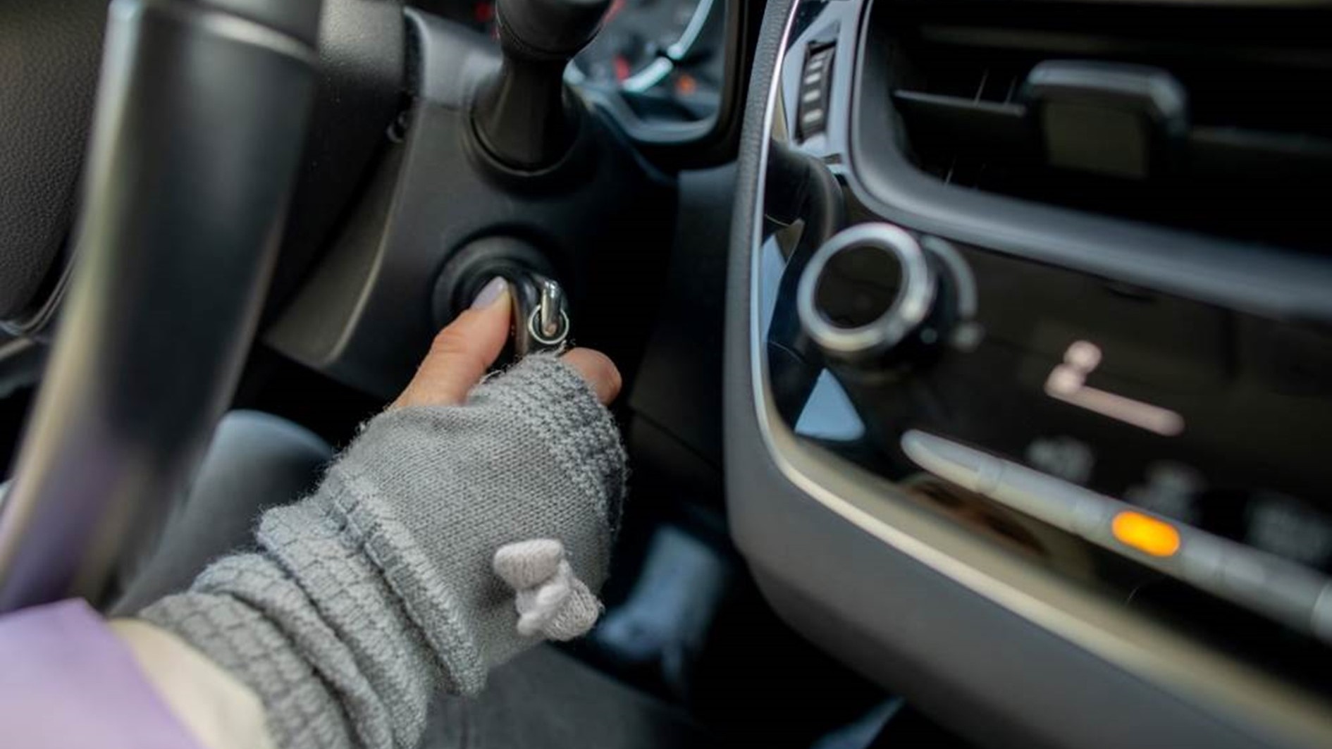 Mrazivé rána bez stresu: 5 trikov, ako pripraviť auto na zimu a vyhnúť sa problémom!