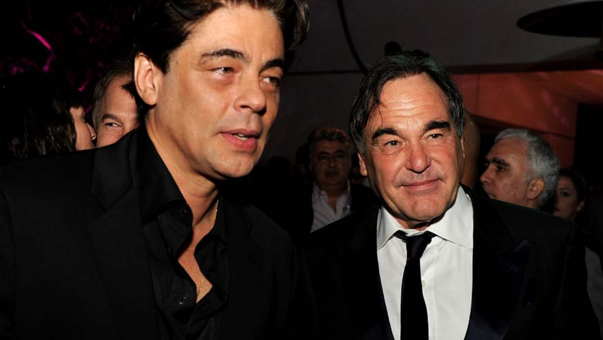 Benicio Del Toro nigdy nie zapomni współpracy z Oliverem Stone'em. Aktor wystąpił w nowym dziele reżysera, "Savages", wraz z m.in. Blake Lively, Johnem Travoltą i Taylorem Kitschem. Del Toro nigdy wcześniej nie pracował z filmowcem, który dawałby z siebie tak wiele na planie.