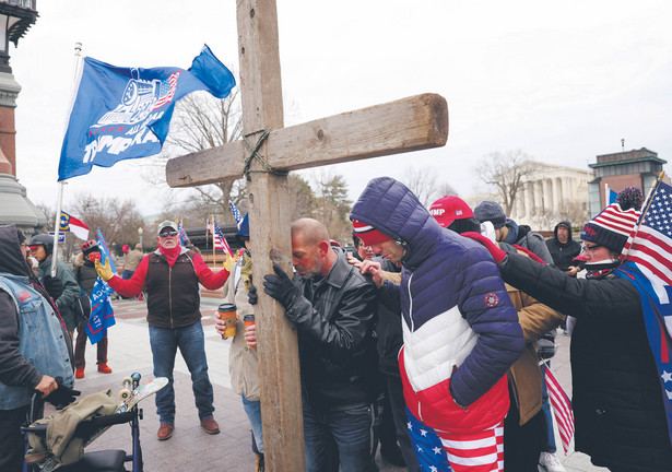 Chrześcijańscy nacjonaliści mieszają w amerykańskiej polityce