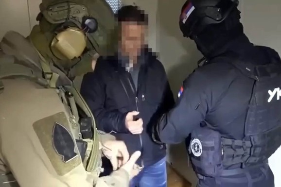 ODSLUŽIO KAZNU U HRVATSKOJ, PA ISPRED ZATVORA DOŽIVEO ŠOK Novi detalji izručenja Zvicerovog kuma: Robijao zbog falsifikovanja pasoša, sada optužen za ubistvo i trgovinu drogom