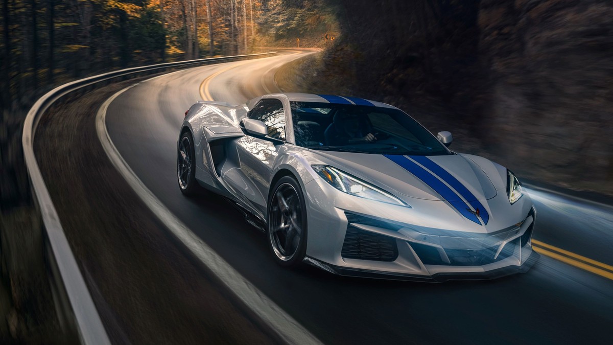 Chevrolet Corvette E-Ray. Pierwsze seryjne hybrydowe Corvette i najbardziej  dynamiczne w historii