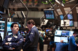 Wall Street niebezpiecznie stacza się w dół