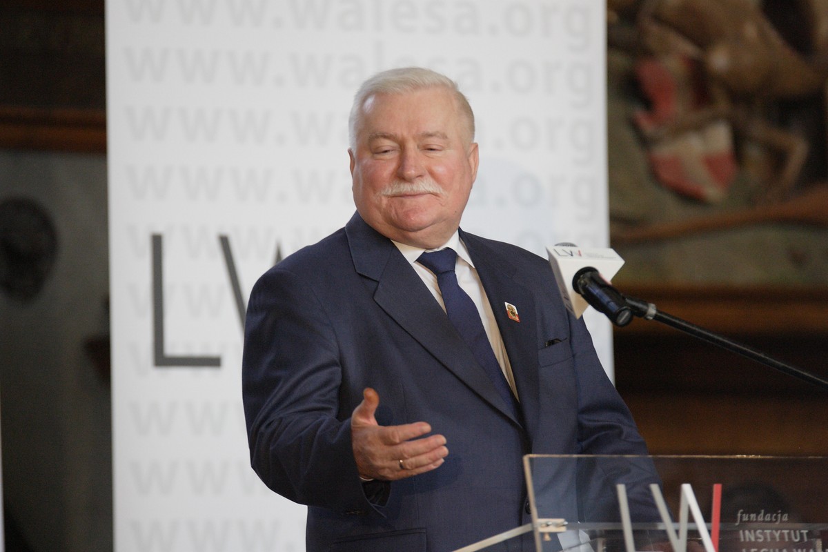 Wałęsa zaskoczony Noblem, expose mu się podobało