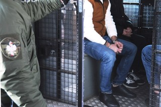 Dywersja na lotnisku im. Chopina. Pięć godzin służby zastanawiały się, kto ma zatrzymać podejrzanego