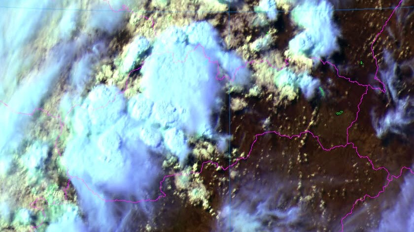 Leteckí meteorológovia vydali výstrahu o výskyte početných búrok.