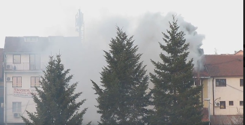 Dim iz pržionice kafe