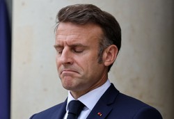 Nowe rozdanie we francuskiej polityce? "Macron gra na czas"