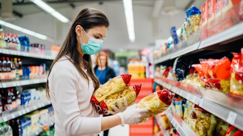 Wygląda na to, że inflacja nie spowolni. W kolejce tych, które czekają na podwyżki stoją producenci makaronów i mąki. Wszystko przez ceny pszenicy.