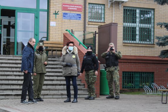 "Matki na granicę". Protest przed siedzibą Straży Granicznej