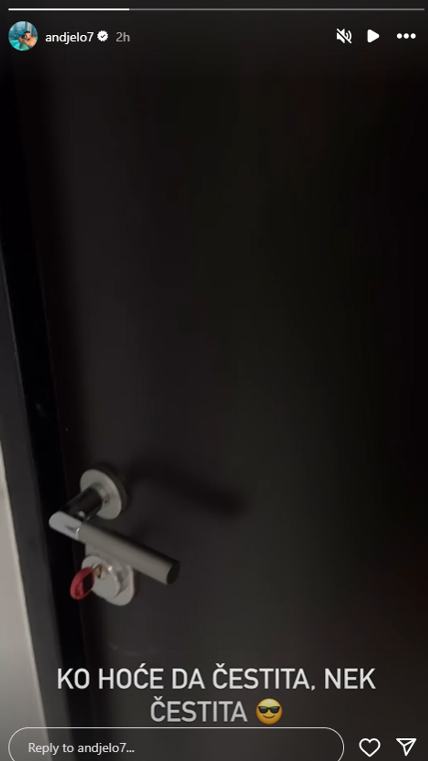 Anđelo pokzao novi stan