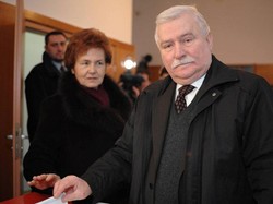 Lech Wałęsa mówi o rozwodzie. "Miłość nie ma potwierdzeń"