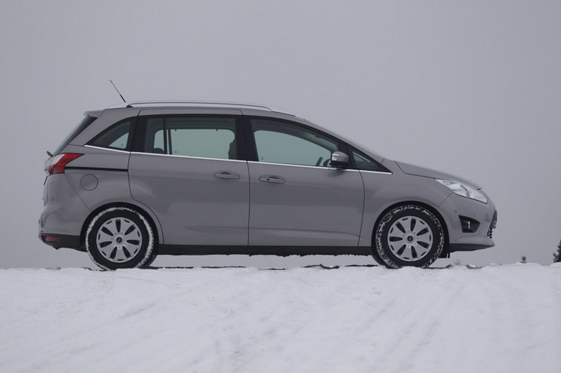 Ford Grand C-Max: kompaktowy van dla dużej rodziny