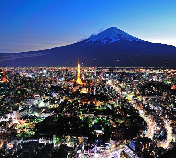 Panorama Tokio, w tle góra Fudżi, fot. skyearth