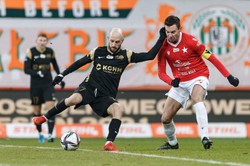 Czerwona kartka i trzy gole. Emocje w meczu Zagłębia z Wisłą [WIDEO]