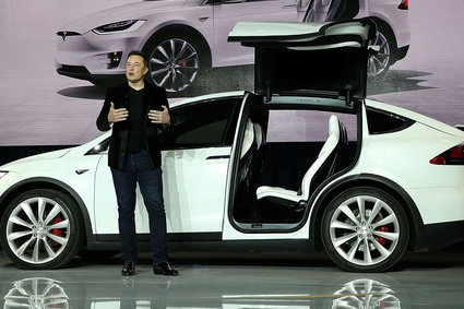 Tesla bije kolejne rekordy. Przegoniła już wszystkich producentów samochodów