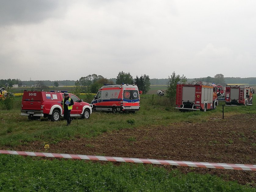 Awaryjne lądowanie śmigłowca. Dwie osoby w szpitalu 