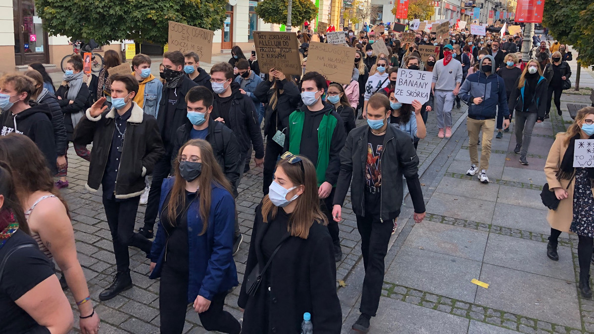 Strajk kobiet. Studenci wyszli na ulice Kielc