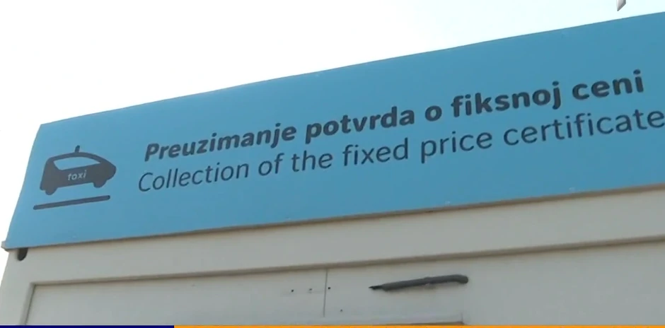 Punkt gde uziamaju besplatni vaučeri za vožnju taksijem na aerodromu "Nikola Tesla"