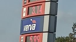 premier o zapasach paliwa w polsce: sytuacja jest stabilna. a co z cenami?