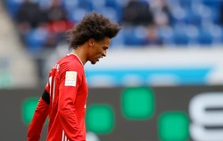 Leroy Sane doznał urazu kolana, w którym rok temu zerwał więzadło