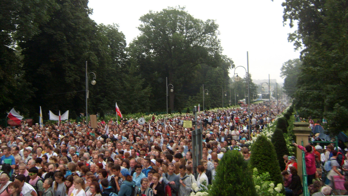 Tegoroczne uroczystości Wniebowzięcia Najświętszej Maryi Panny na Jasnej Górze będą dziękczynieniem za 25-lecie Światowych Dni Młodzieży (ŚDM) w Częstochowie w 1991 r. z udziałem Jana Pawła II i te zakończone przed dwoma tygodniami w Krakowie z udziałem Franciszka.