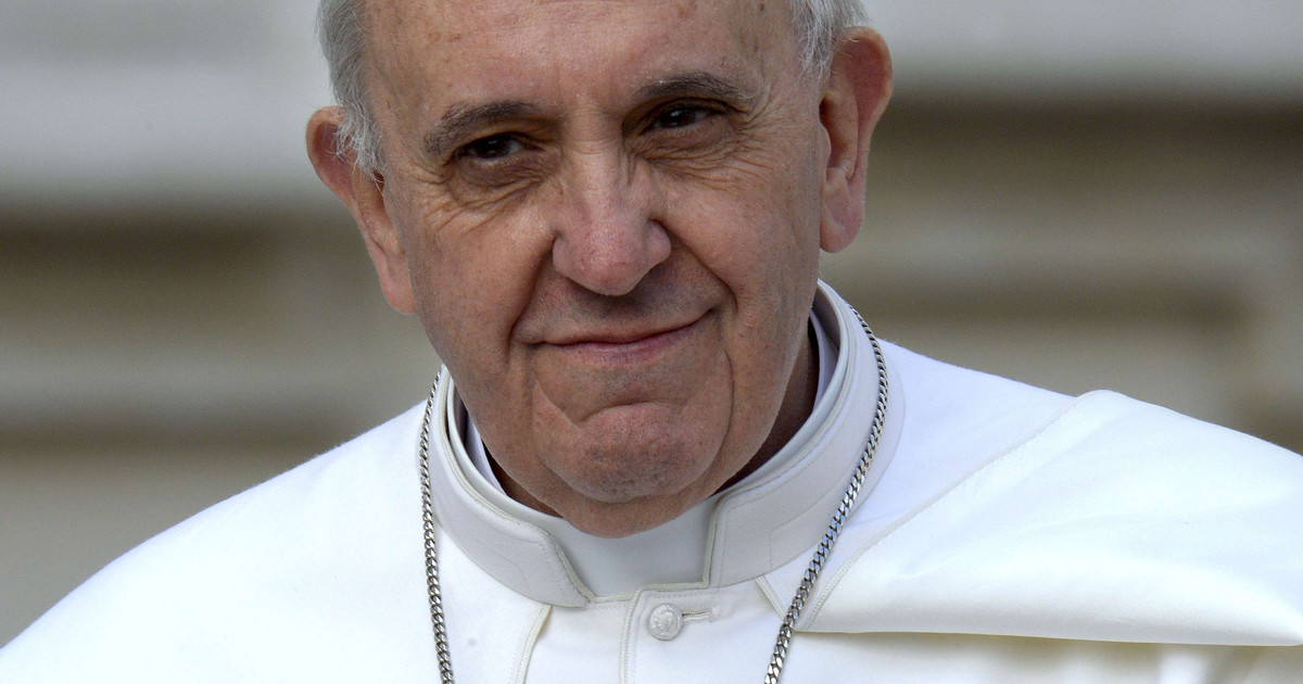 Papa Francisco después de la cirugía.  Según los médicos, se lo tomó bien