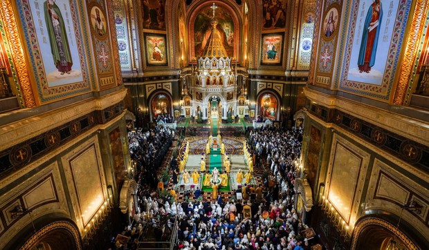 Patrijarh Kiril, poglavar ruske pravoslavne crkve, služio je božićnu liturgiju u Hramu Hrista Spasitelja u Moskvi, glavnom gradu države | Foto: VLASOV SERGEY/PATRIARCH OF MOSCOW PRESS SERVICE HANDOUT/EPA/Shutterstock